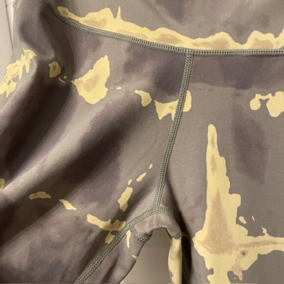 Varley Luna High Rise Leggings in Golden Tie Dye Size Large - Picture 9 of 14